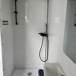 Studio, Pas De Collocation Possible
